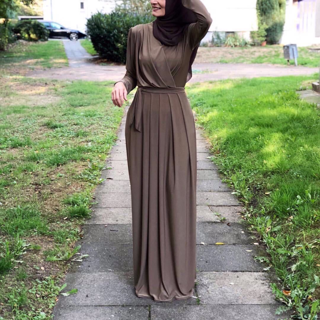 Modern V-Neck Folded Abaya – Flowing Elegance