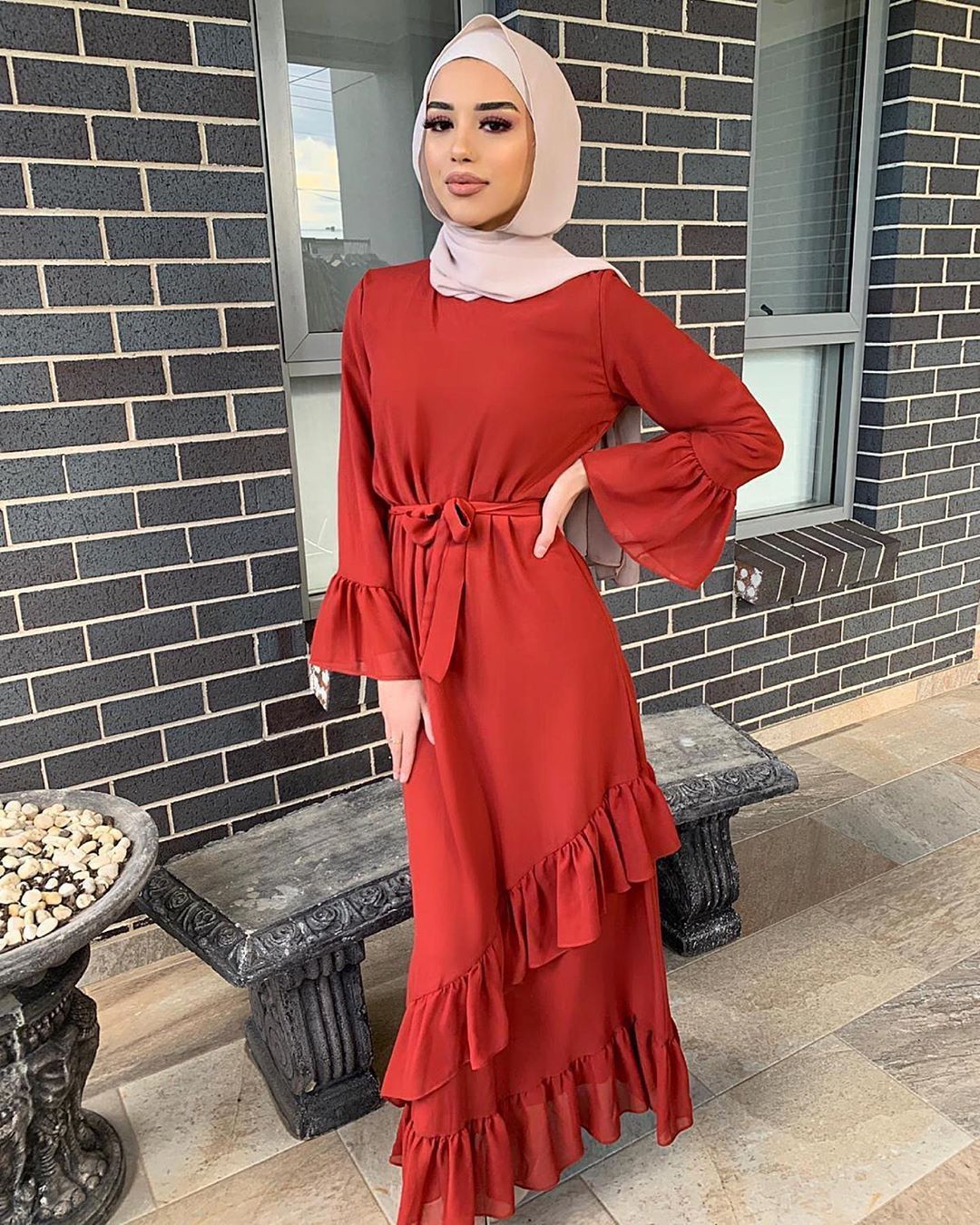 Velvet Emerald Abaya – Regal Luxury Edition