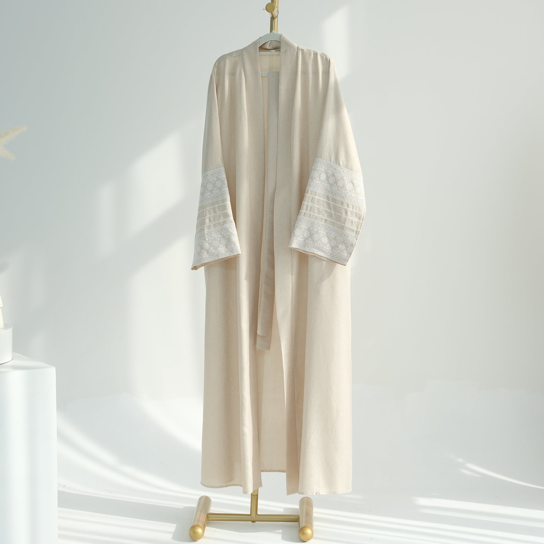 Dubai Regal Touch Abaya – High-End Premium Fabric for Classy Look