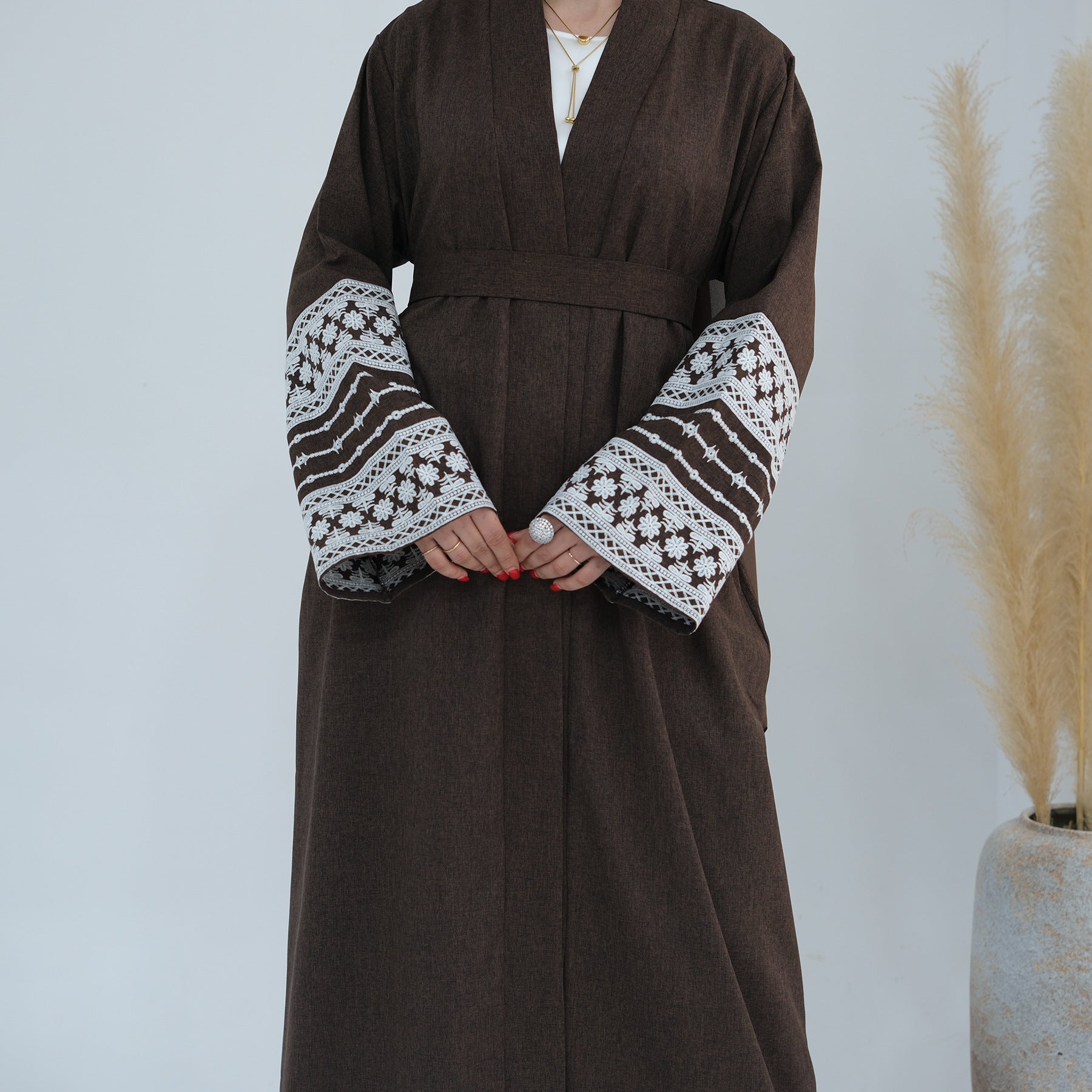 Dubai Regal Touch Abaya – High-End Premium Fabric for Classy Look